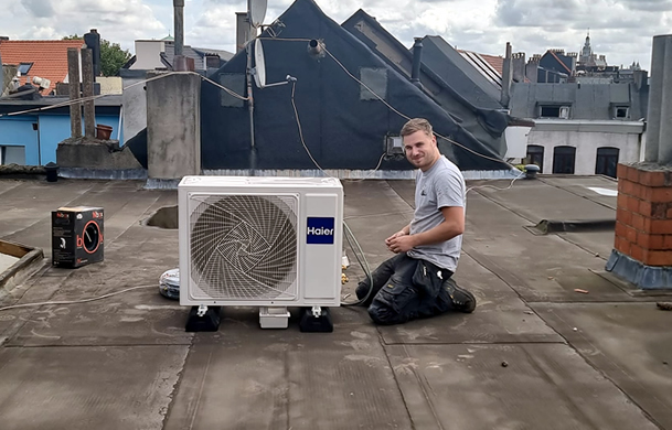 Bouw en renovatie van nieuw lucht lucht systeem door dakwerker Brecht